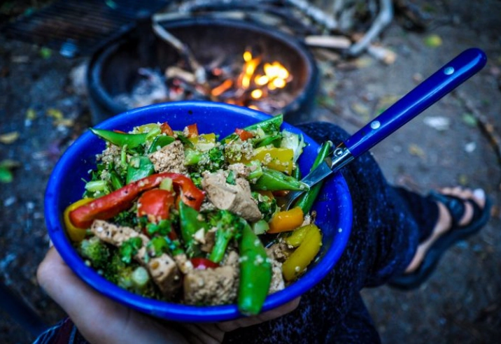 Camping Lunch Ideas: No-Cook, Hot, and Easy Trail Meals