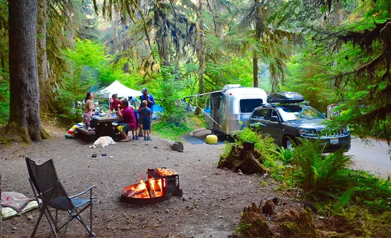 camping in Washington state with a lake