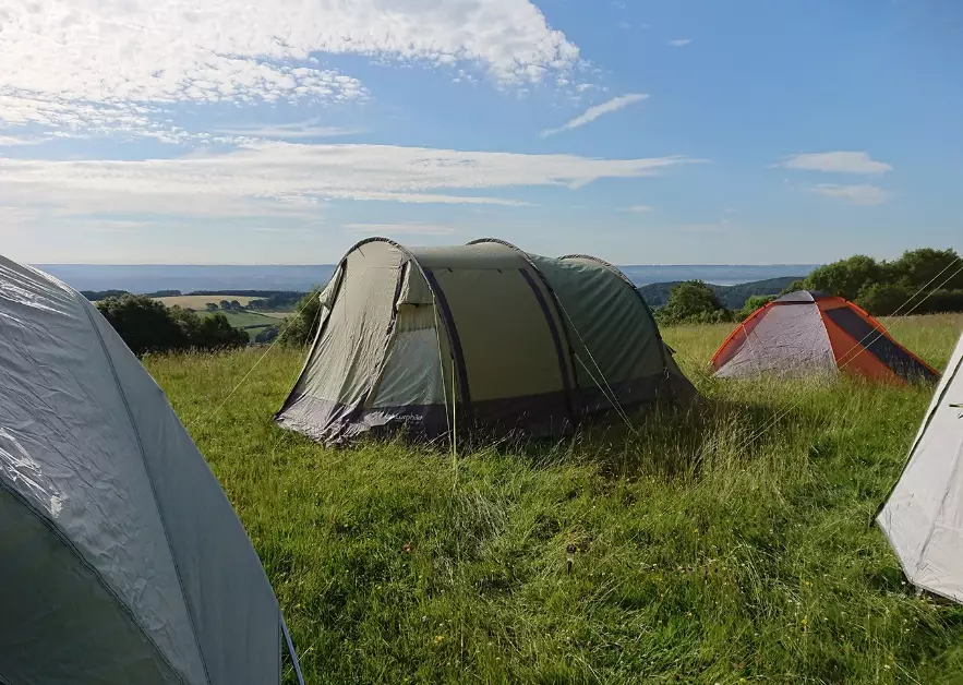 Cheap Camping Hacks: Expert Tips for Budget Adventures