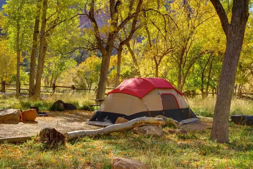 The Ultimate Guide to Camping in Utah: Red Rocks, Dark Skies & Adventure