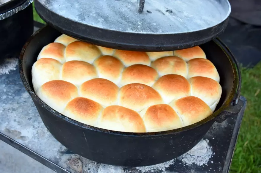 Camping Baking: Easy Recipes & Expert Tips for Outdoor Ovens