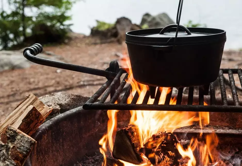 Master Campfire Cooking: Tips, Recipes & Safety Guide