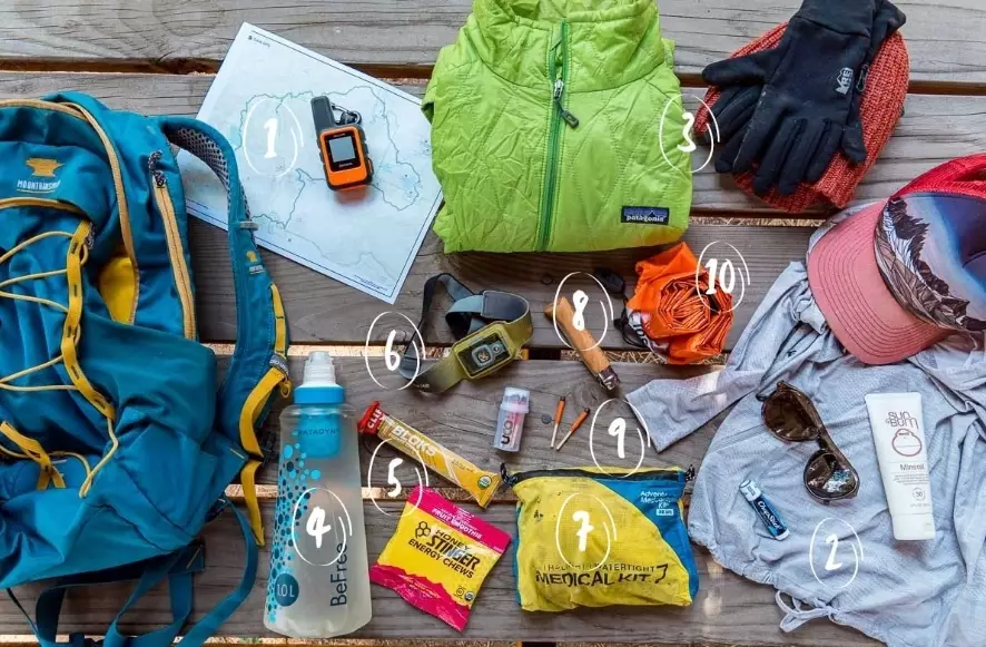 10 camping essentials
